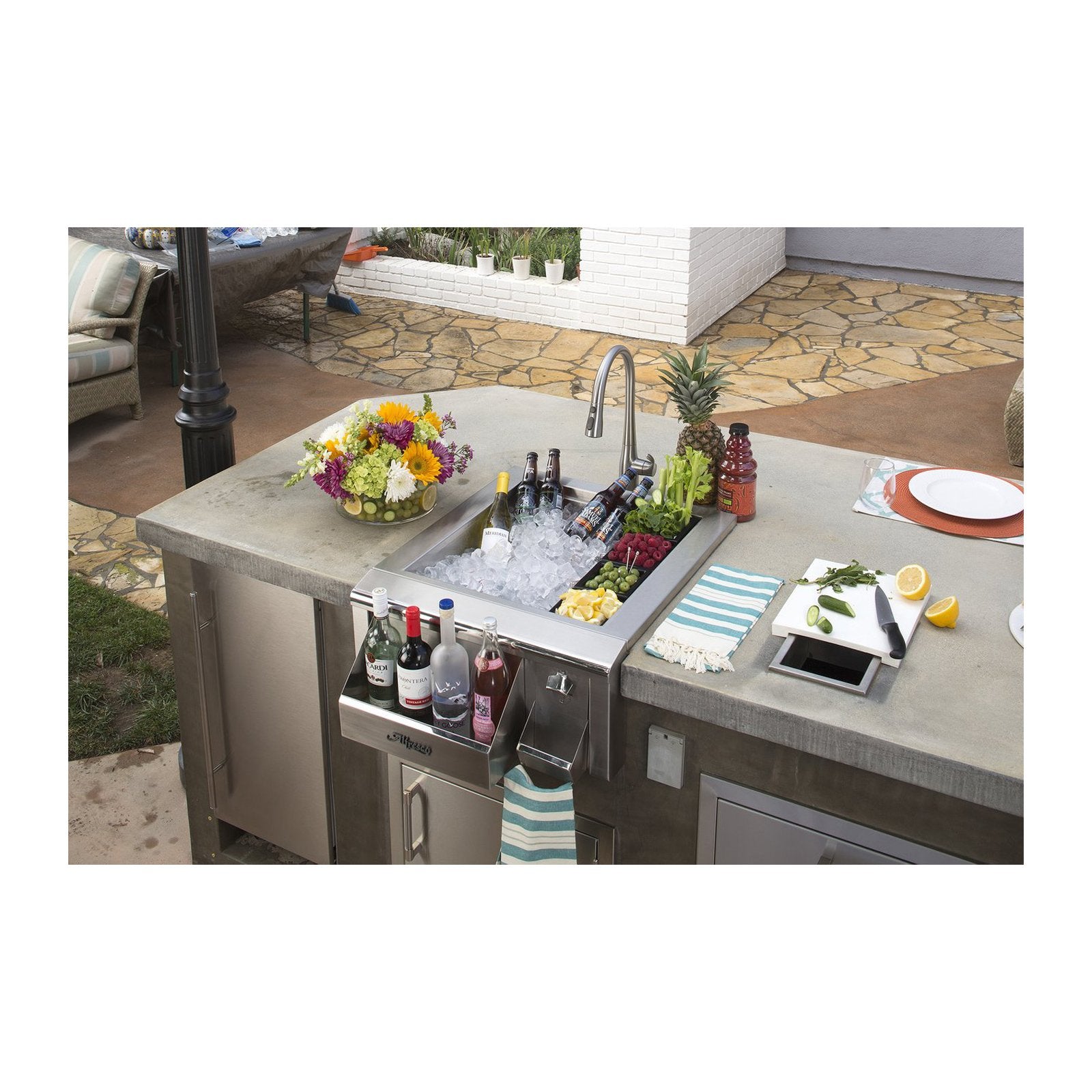 Alfresco 24-Inch Built-In Bartender & Sink System (No Faucet Included) - AGBC-24 product detail